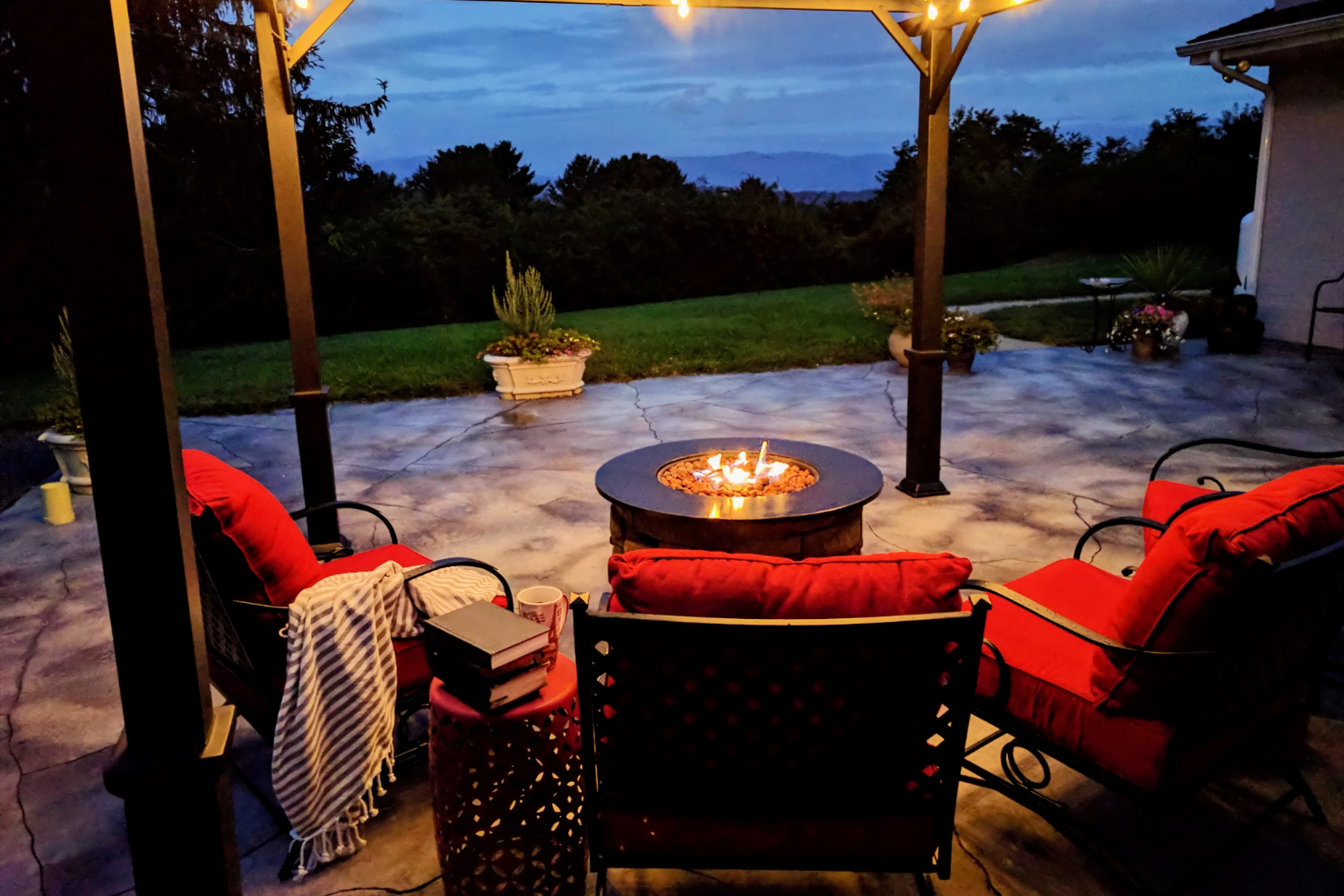 Aménager une terrasse lumineuse et confortable