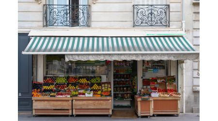 SOS Résine, Fientes & Poussière : le guide pour décrasser sa toile de store en fin d'été avant qu'il ne soit trop tard