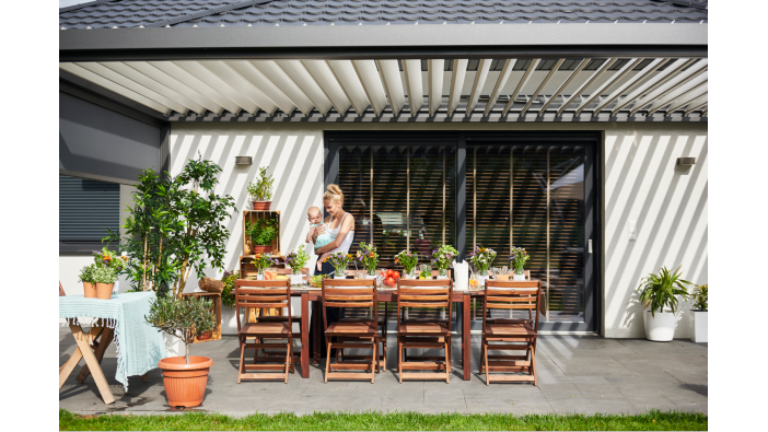 Pergola bioclimatique : l'astuce de l'effet Venturi pour un courant d'air frais (sans clim)