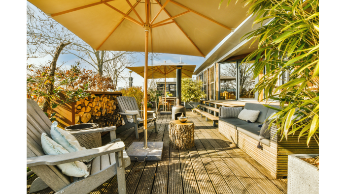 Profiter de sa terrasse en septembre : 3 équipements pour prolonger l'été